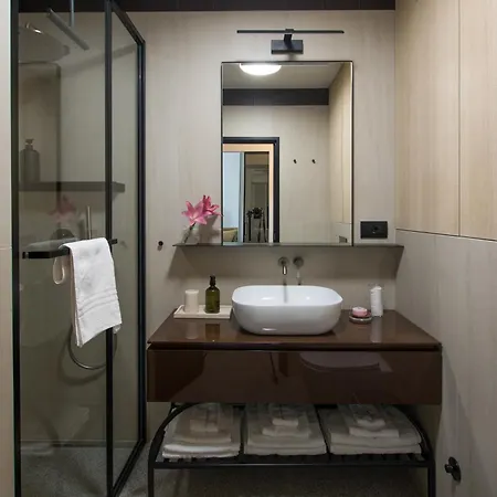 Design Coastal Garden Apartment Split
