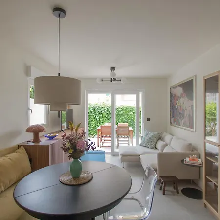 Apartment Design Coastal Garden