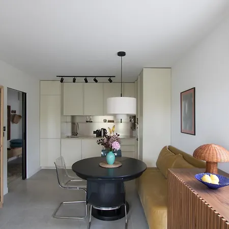 Design Coastal Garden Apartment Split